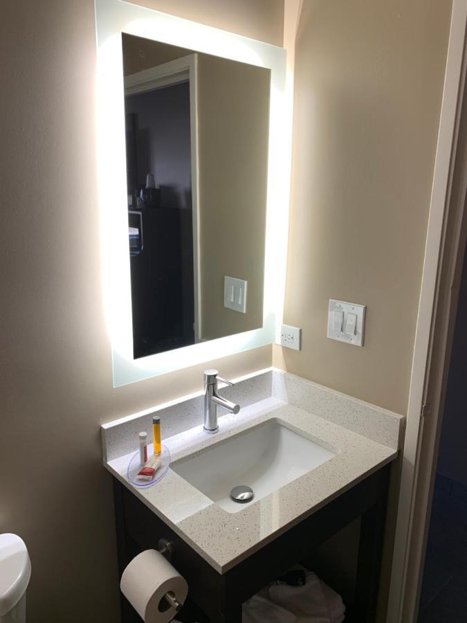 Hotel Super 8 By Wyndham Joliet Esterno foto