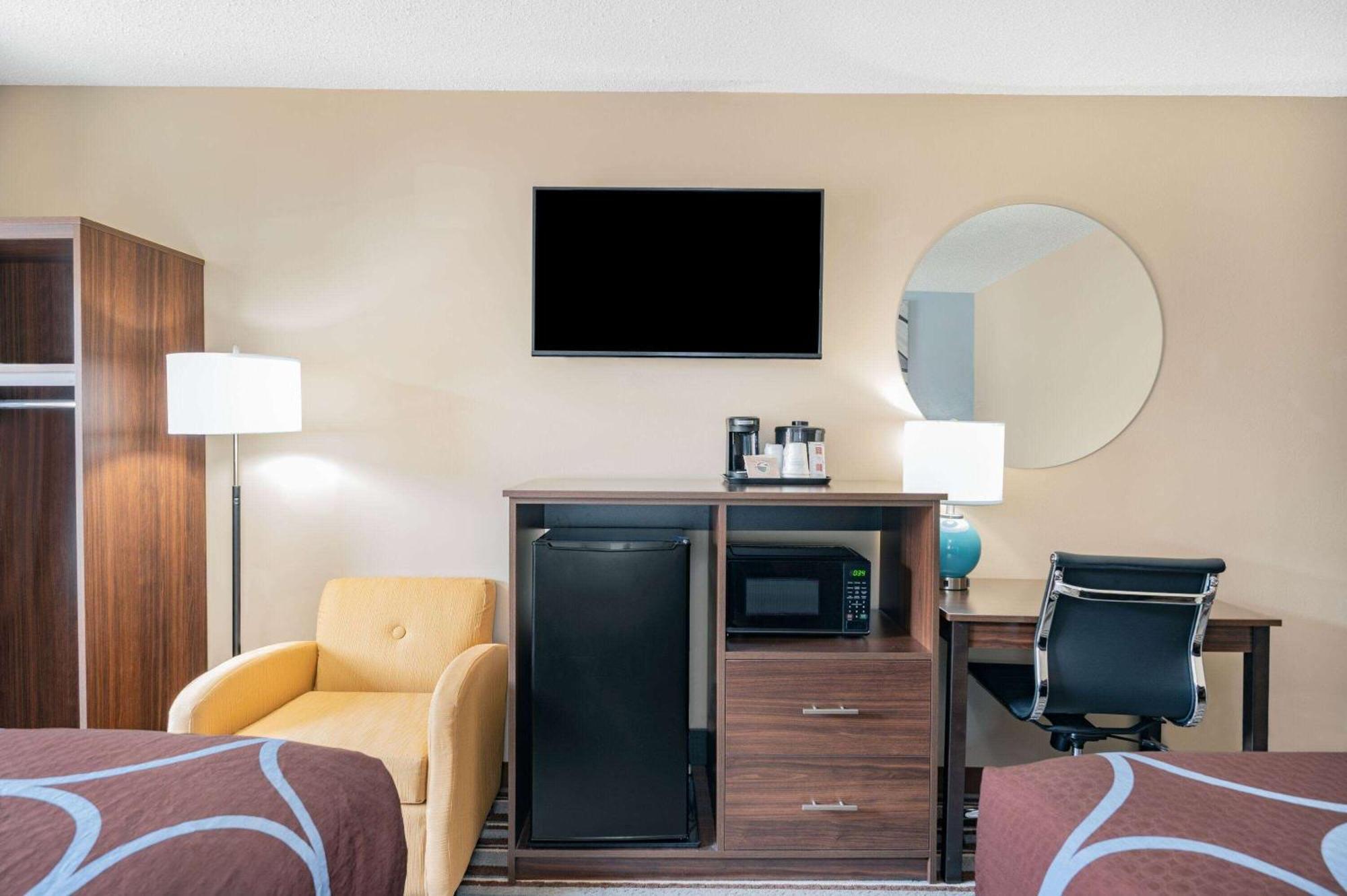 Hotel Super 8 By Wyndham Joliet Esterno foto